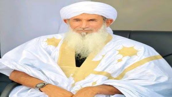 داعية موريتاني يحاضر في مكان عام بإسبانيا